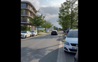 吉滕斯對轉會失敗感沮喪，駕車疾馳離場。